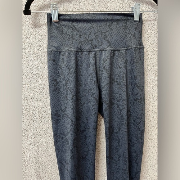 All Fenix animal print dark blue sport active yoga runner leggings | size Small - Picture 2 of 7